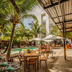 Che & Bar Adults Only Albergue